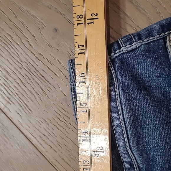 EUC Shyanne Jean Shorts Women's sz 31 Mid Rise Denim Shorts - Picture 9 of 12